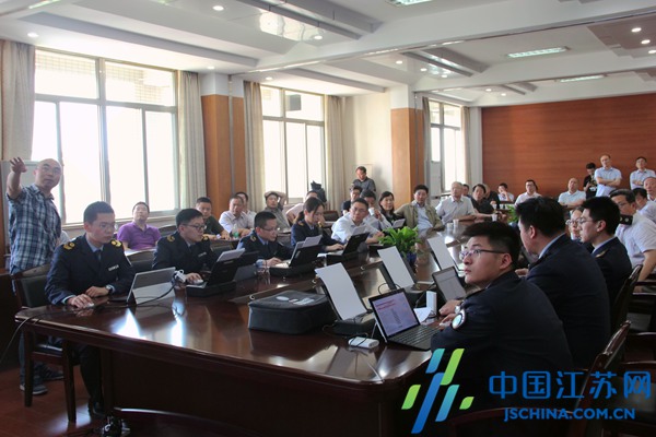 江蘇亮彩LED小間距亮相泰州市衛(wèi)生監(jiān)督所衛(wèi)生監(jiān)督執(zhí)法全過程現(xiàn)場展示工作會(huì)議